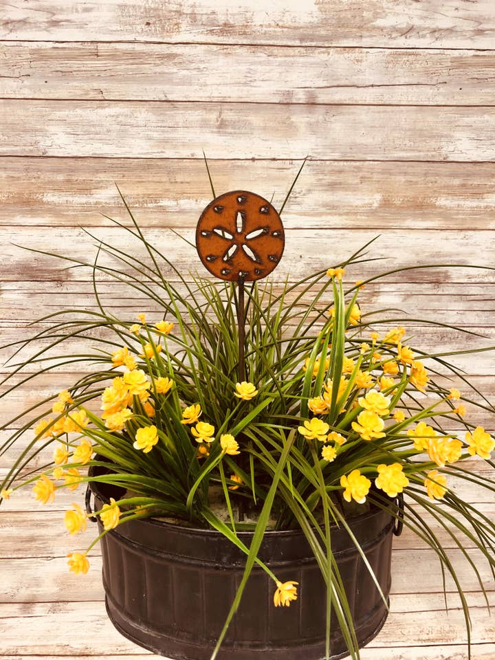 Sand Dollar Nautical Garden Plant Stake for wholesale by Universal Ironworks USA