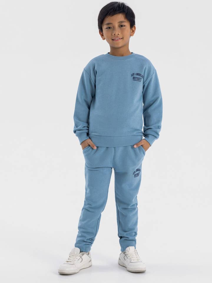 Jongens sweatshirt en joggingset lichtgewicht blauw 1-8 jaar voor wholesale door Minoti sp. z o.o.