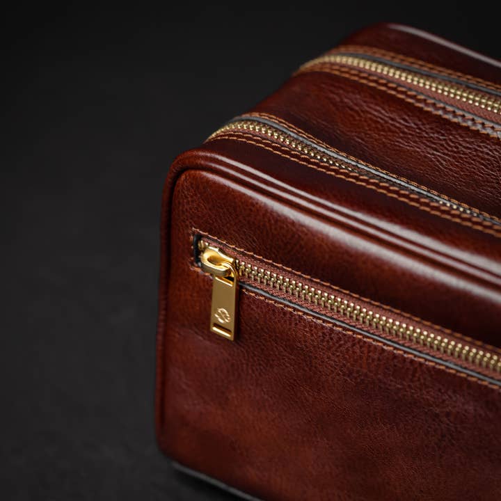 Time Resistance - Wholesale Makeup/Cosmetic Bag - Italian Brown Leather Cosmetic Bag - All the Kings Men