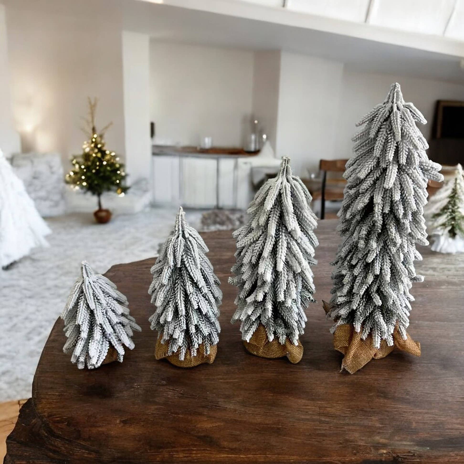 Gia Roma - Wholesale Christmas Decoration - Faux Christmas Trees with Snow, Holiday Home Decorations24