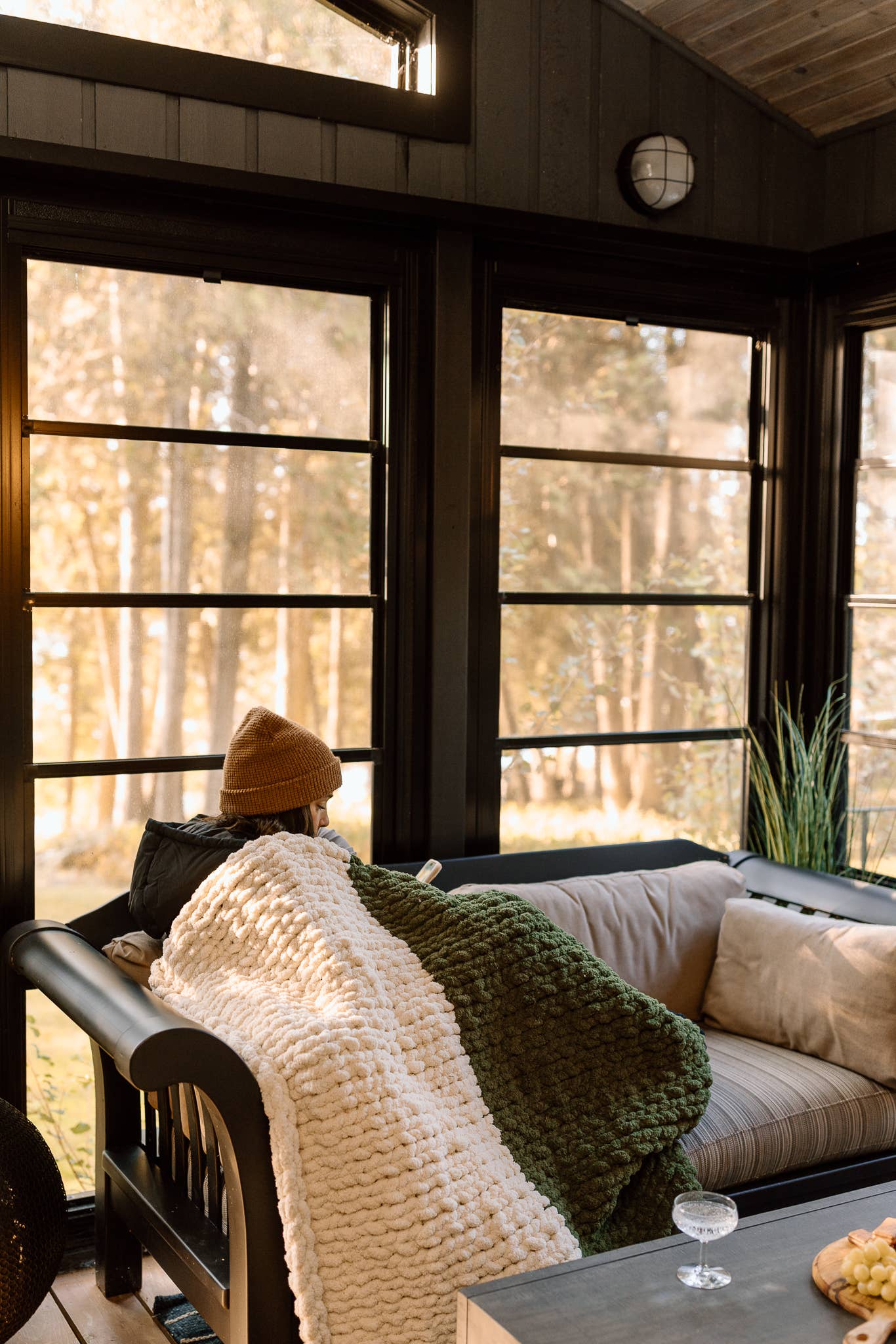 Nicnakknits - Wholesale Throw Blanket - Michelle - Handmade Chunky Knit Blanket2