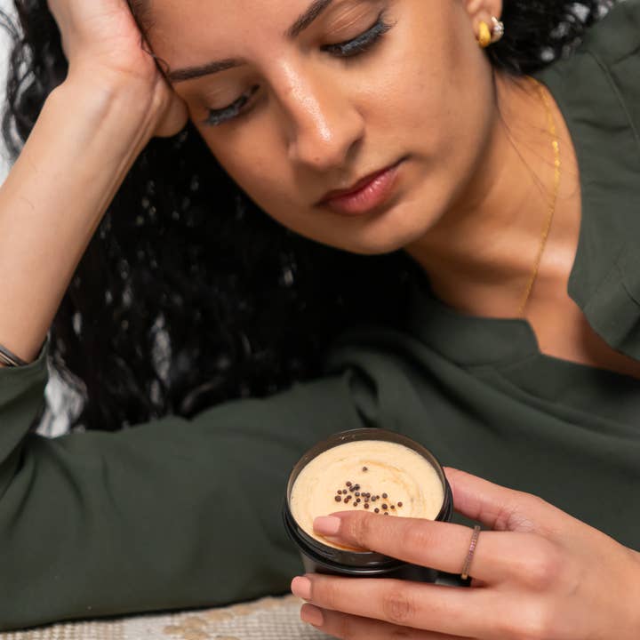 Liv Metta - Wholesale Body Scrub/Exfoliant - Exfoliating and Brightening Body Scrub1