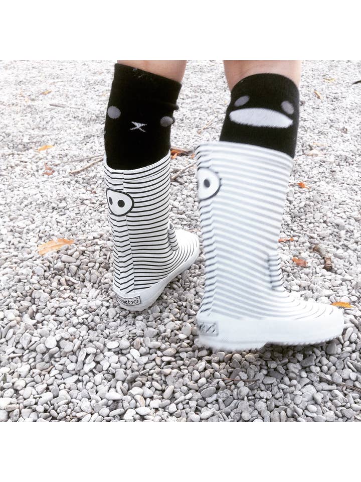 BOXBO - Wholesale Rain Boots - Kids - Bowtie Adorned Black and White Stripe Rain Boots for Kids
