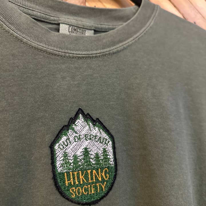 T-shirt de la Société de Randonnée à Bout de Souffle pour la vente par Honeyella