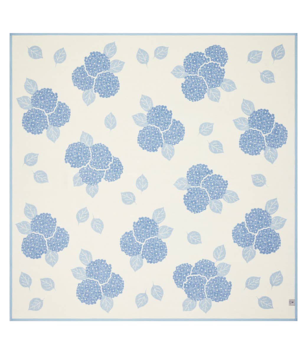ChappyWrap - Wholesale Throw Blanket - Hydrangeas Bluebell Blanket7