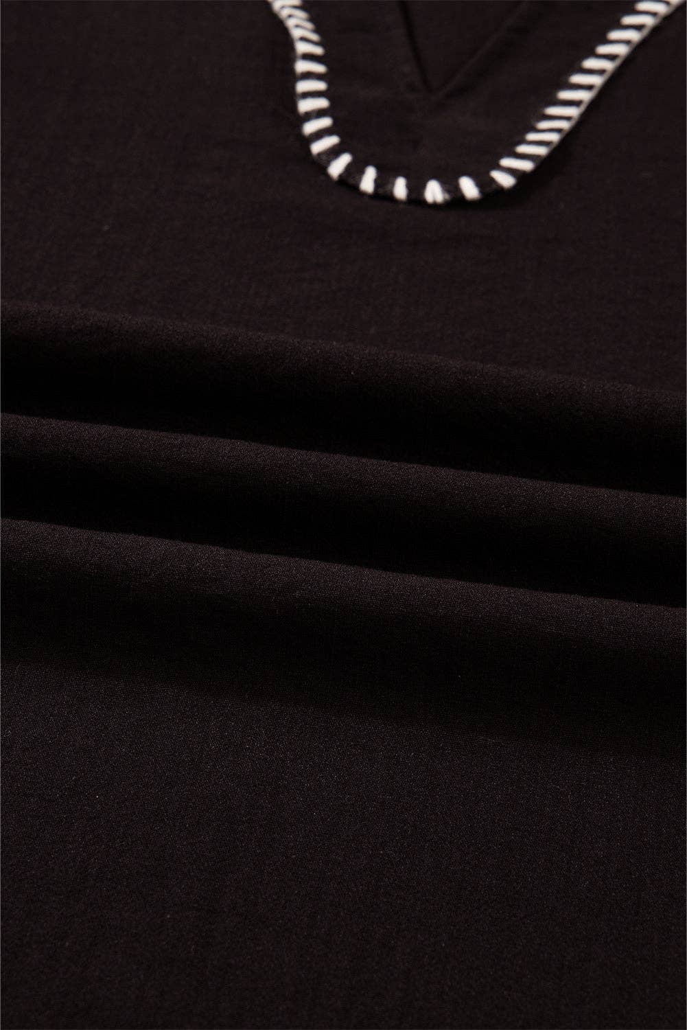 Negro Blusa de manga larga con volante y pespuntes en contraste y cuello en V de venta al por mayor en Faire4