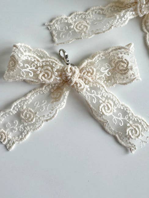 MOND HAUS - Wholesale Shoe Jewelry - Women's - Suzette Clip | Rose Motif Lace Ribbon Sneakers Decor Charm2