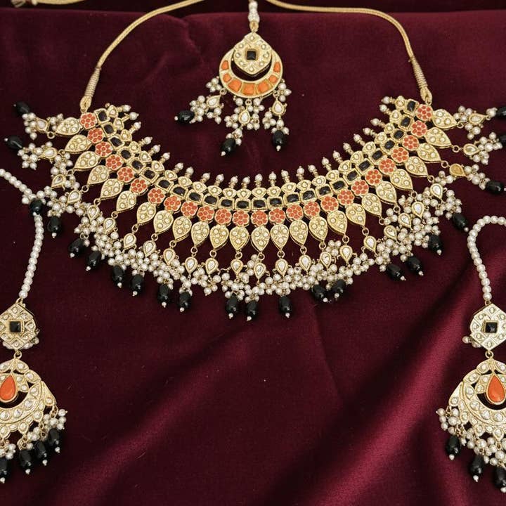 Navrangi Kundan Raani Haar Set per la vendita all'ingrosso da parte di Vinnis Jewelry