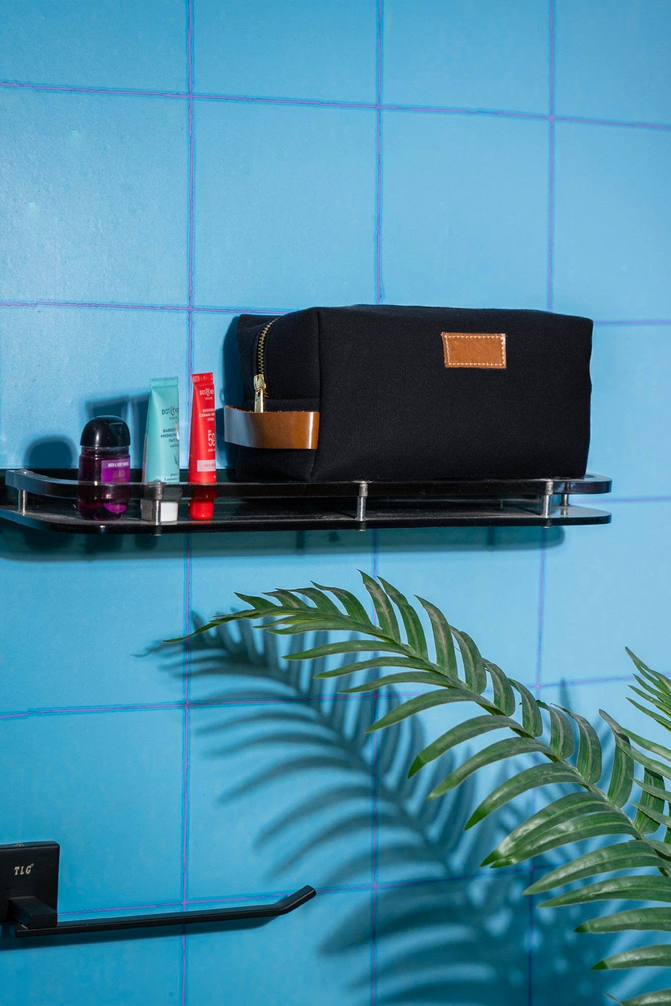 House of cotton – wholesale Toiletry bag – Unisex – Canvas Travel Pouch – Durable Cotton Bag for Toiletries & Grooming - Black1