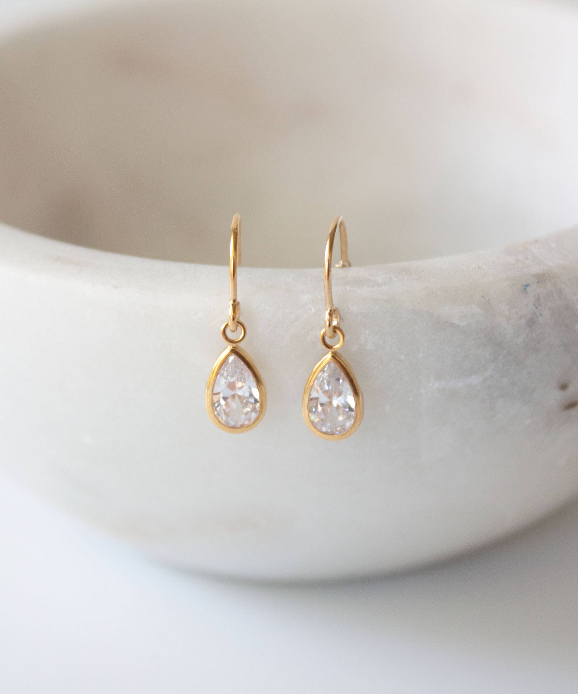 Pure Indigo Design – Engroshandel Hængeøreringe og creoløreringe – Chloe CZ Drop Trådøreringe5