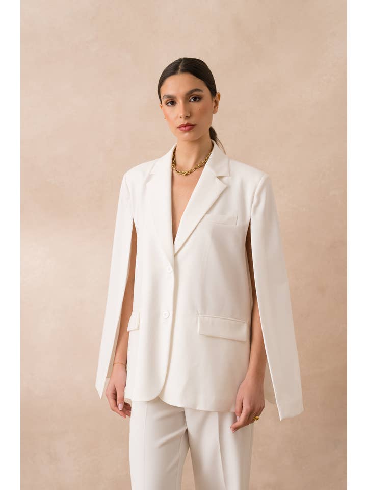 Attentif Paris – Blusão - Mulher por atacado – Casaco capa oversized com corte estruturado25