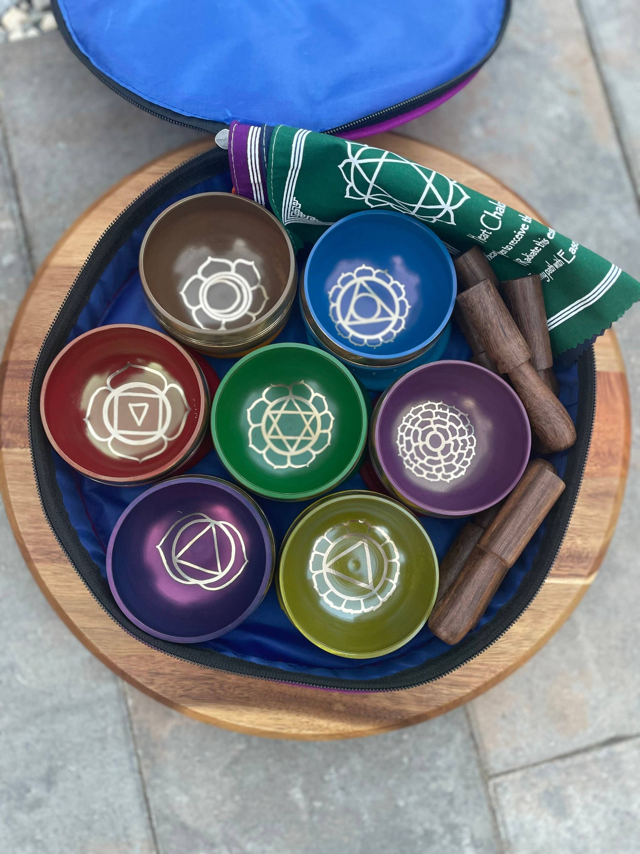 Like International – wholesale Meditationsprodukter – Chakra ljudskålset med gratis böneflagga6