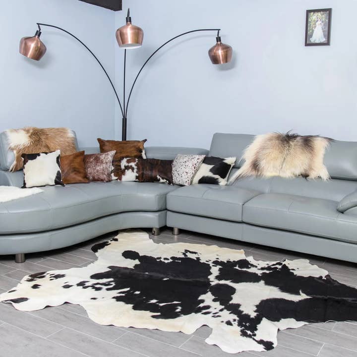 Black and White Cowhide Rug for wholesale by Rodeo