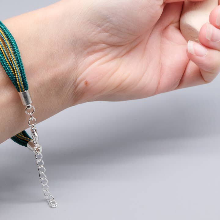 La Fabrique du Noeud – Engroshandel Flettet armbånd – Paracord-armbånd med grøn og gul spiralknude8