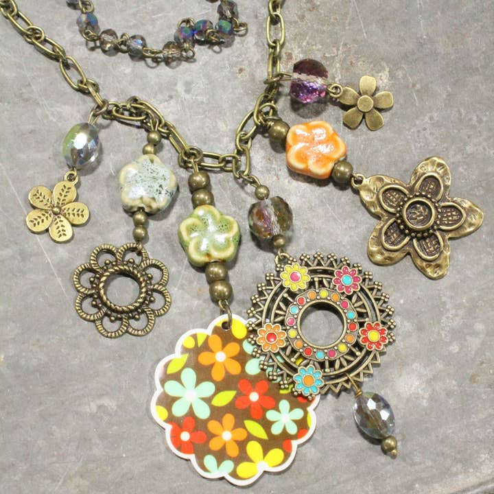 The Primitive Peddler, Inc. - Wholesale Pendant/Charm Necklace - RETRO LOVIN' FLOWER POWER...Charm'd Necklace