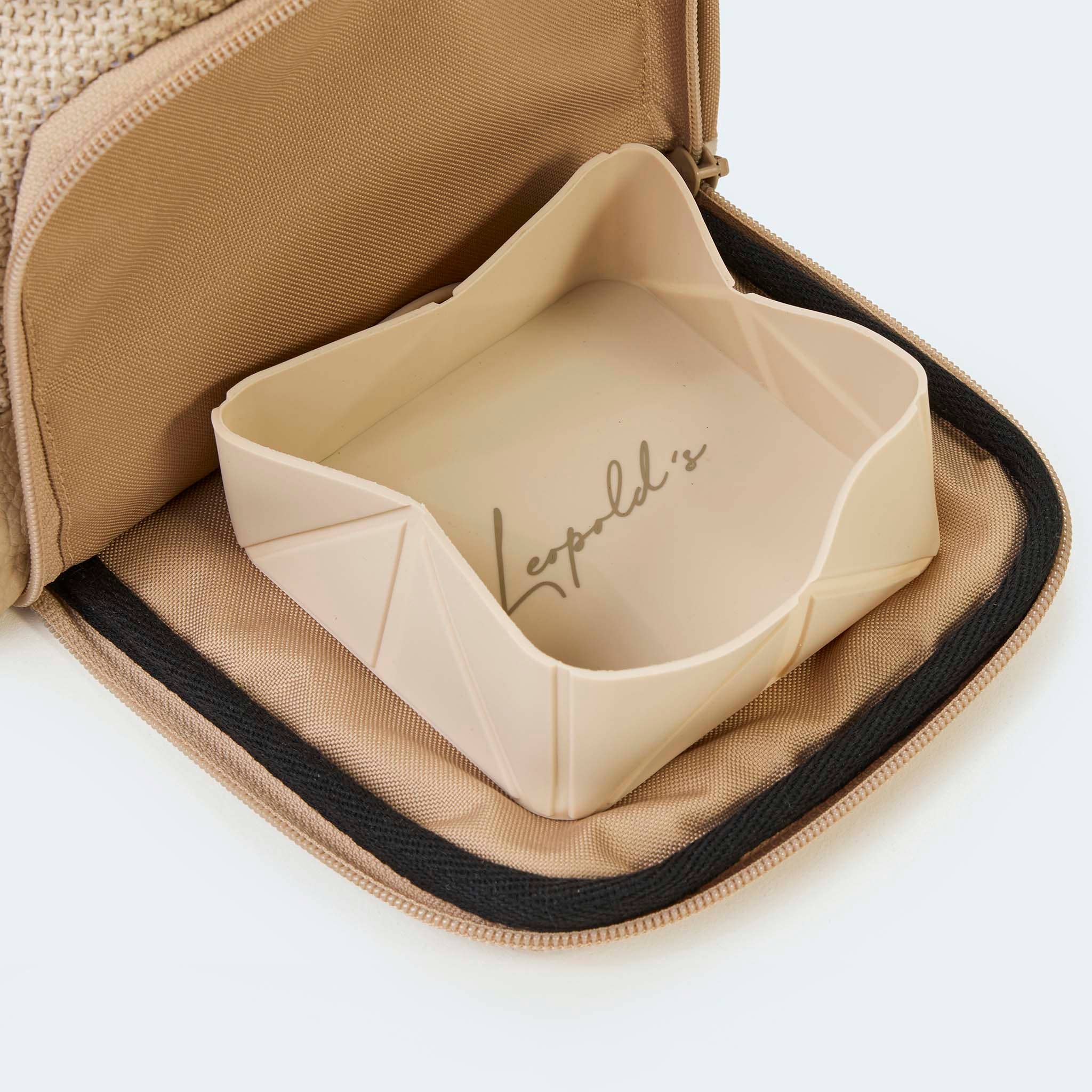 ​​Leopold's Finest for dogs – wholesale Transportbur – Hund – Flygväska för taxar och små hundar med ortopedisk madrass8