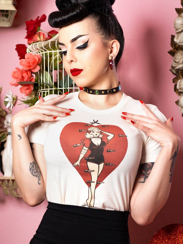 Mischief Made - Vente T-shirt sérigraphié – femme - T-shirt ajusté Heart Attack en ivoire0