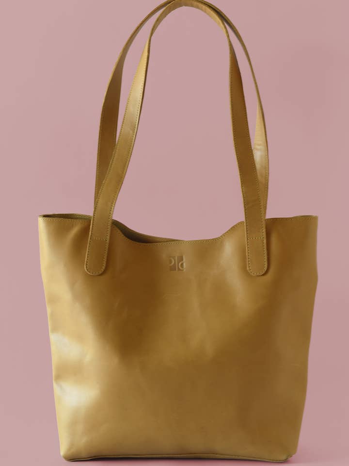 MARQUAGE PERSONNALISÉ | Grand Sac à Épaule en Cuir Ondulé | Caramel pour la vente par Purse & Clutch
