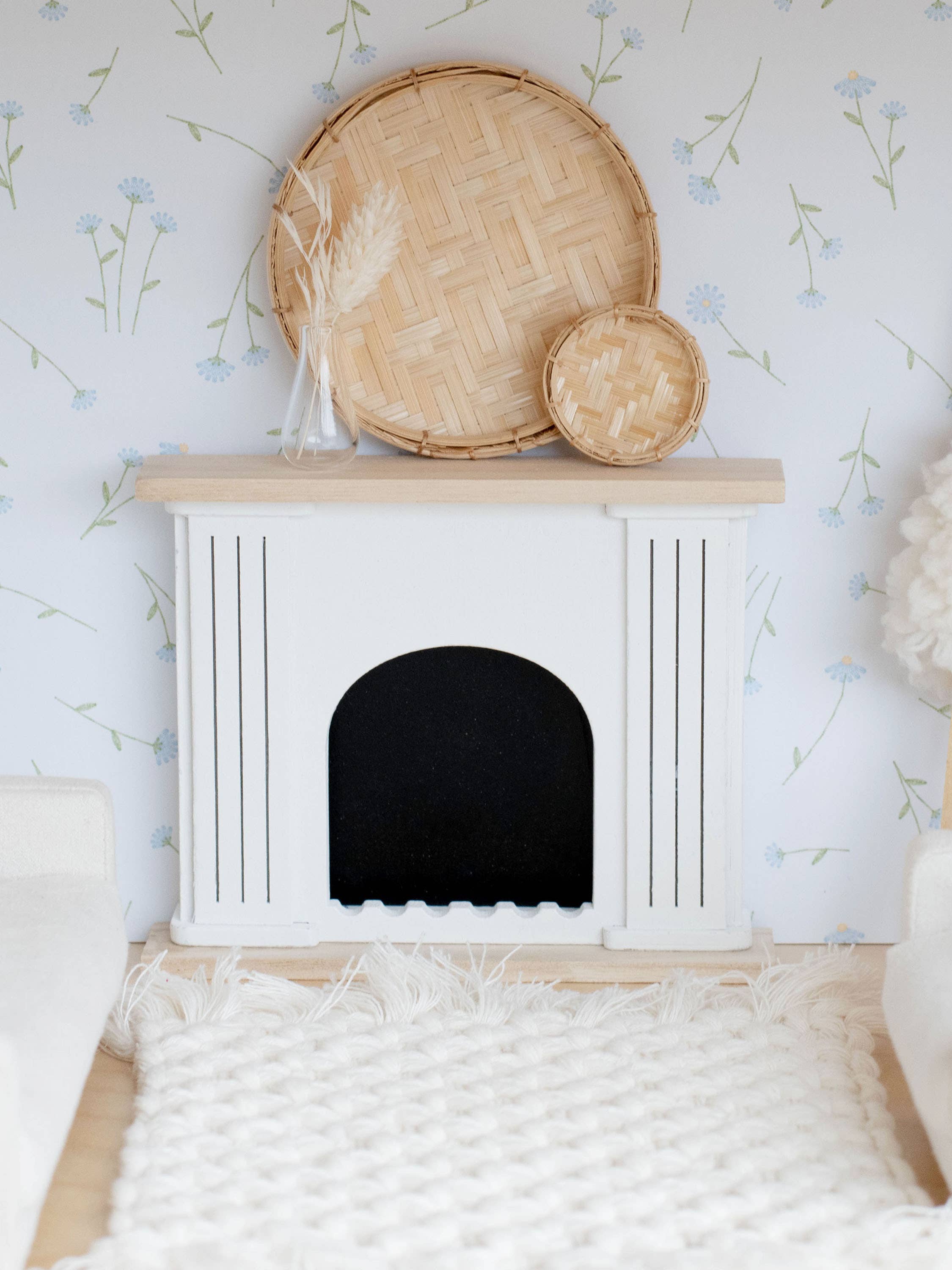 Macy Mae Dollhouse Designs - Wholesale Pop - Kinderen - Dollhouse Valencia gewelfde open haard | Natuurlijk hout + wit