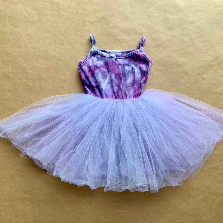 Robe tutu et coton teint sur glace pour la vente par Rooted Rags