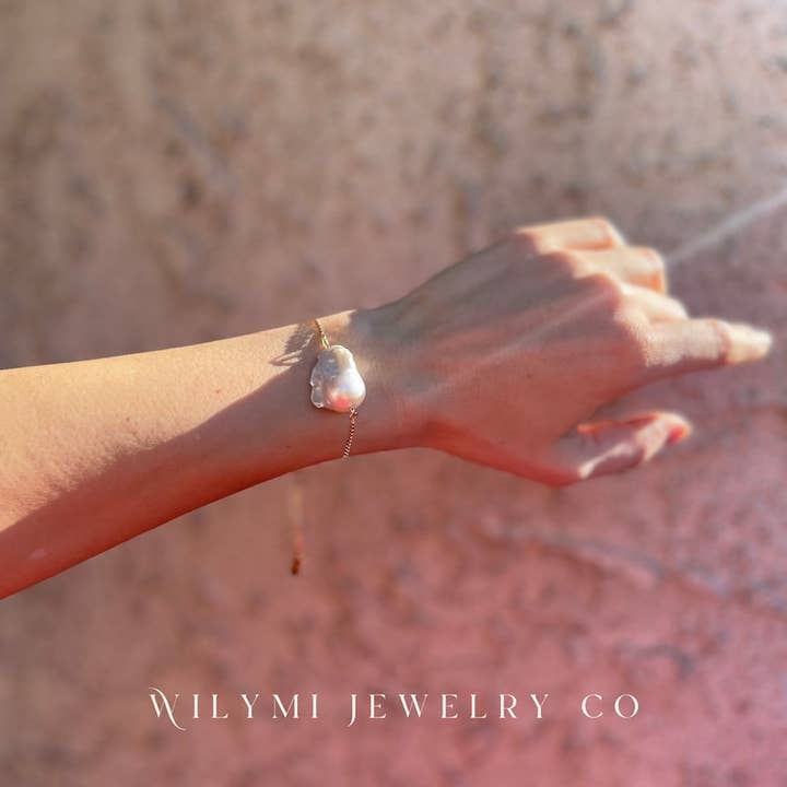 WILYMI Jewelry Co - Wholesale Beaded Bracelet - CLARITY SOLO White Baroque Pearl Slider Bracelet | GF