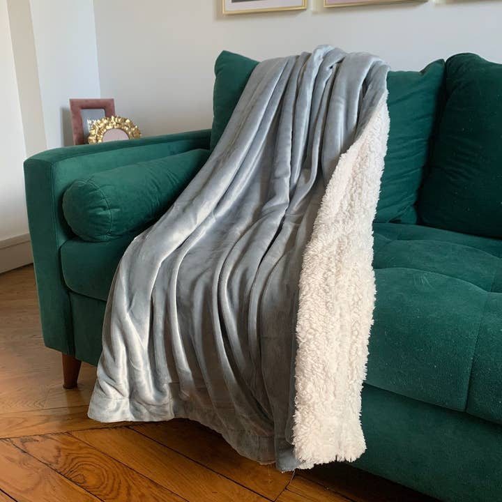 Le comptoir de la plage - Venta al por mayor Mantas de sofá - Tela polar con forro polar «Mouton» gris claro - Noël