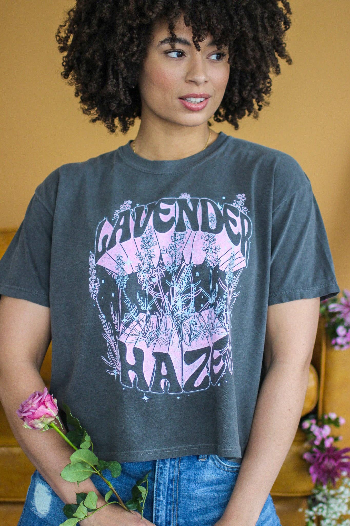 Girl Tribe Co - Venta al por mayor Camiseta serigrafiada - Mujer - Cultivo de concierto Lavender Haze5