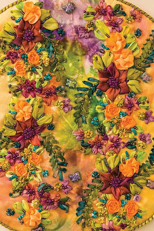 Simon & Schuster - Wholesale Embroidery/Cross Stitch Supplies - Embroidery Stitching Handy Pocket Guide by Christen Brown2