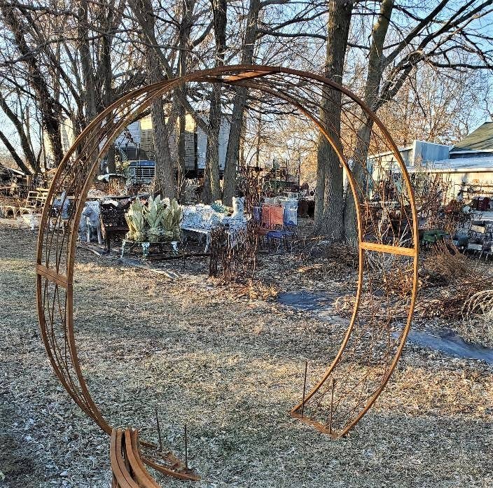 Garden Iron And More - Wholesale Outdoor Ornament/Decor - Round Like Metal Circle Arbor Iron Comes Apart No Bolts3