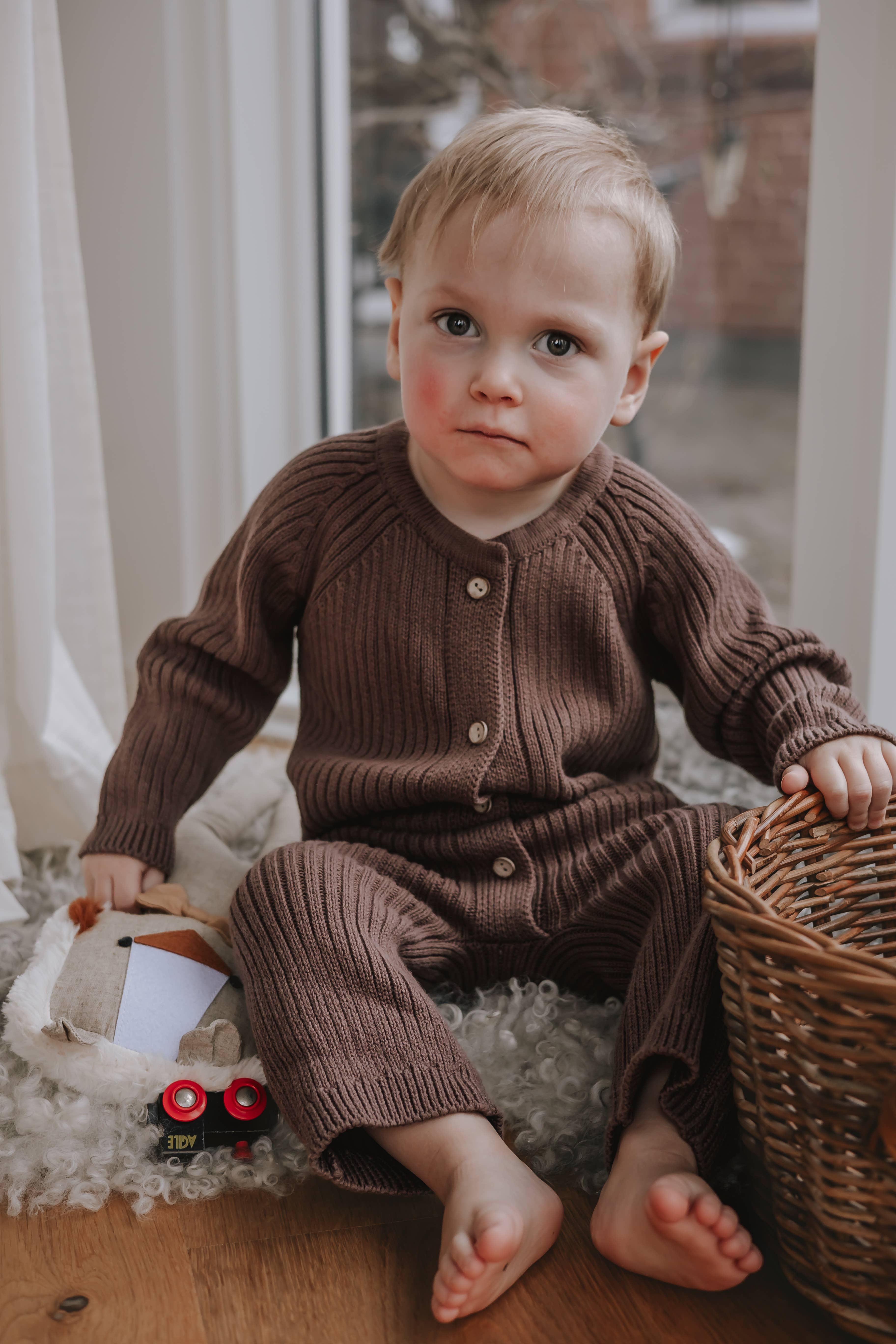 Annie & Charles - Wholesale Kledingset - Baby - Annie & Charles® gebreid pak met mutsje13