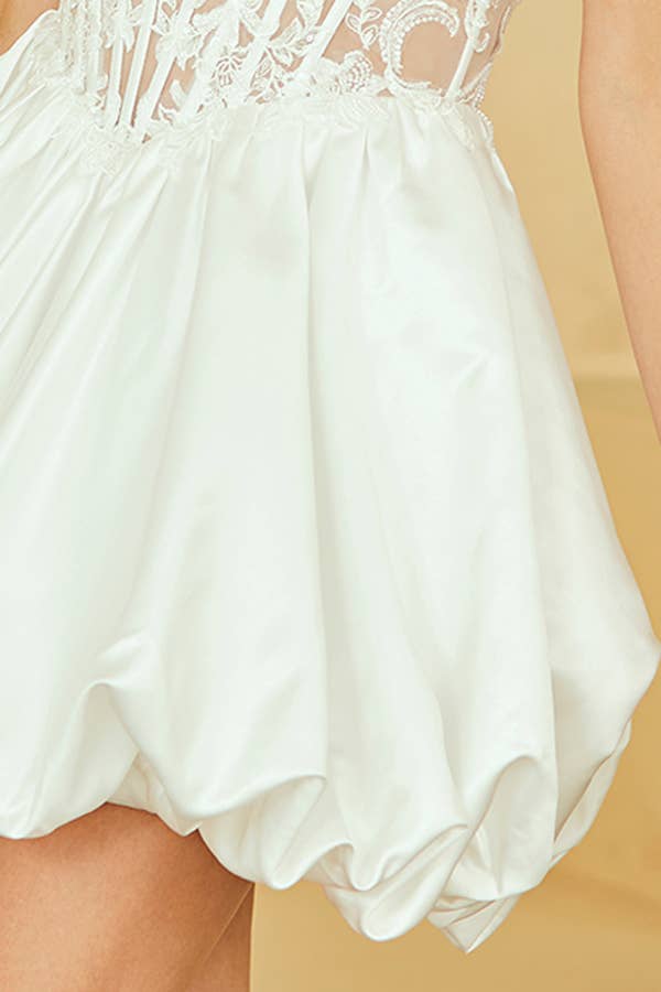 Branco Vestido Curto com Bolhas e Top de Renda Doce para venda a revendedores na Faire9