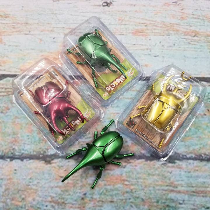 MIAS SHOP - Wholesale Classic Toy - Kids - Clockwork chain beetle insect crawling toy