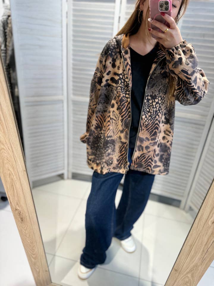 Beige Printed zip-up jacket with long sleeves for wholesale on Faire3