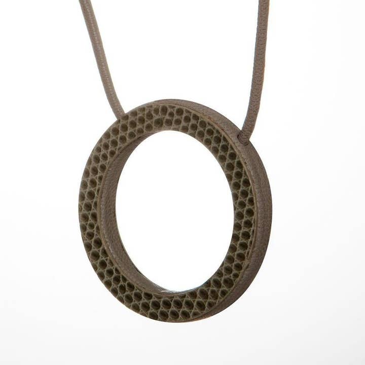 Porte-cordon à lunettes - Lézard de pierre pour la vente par Le Kevin