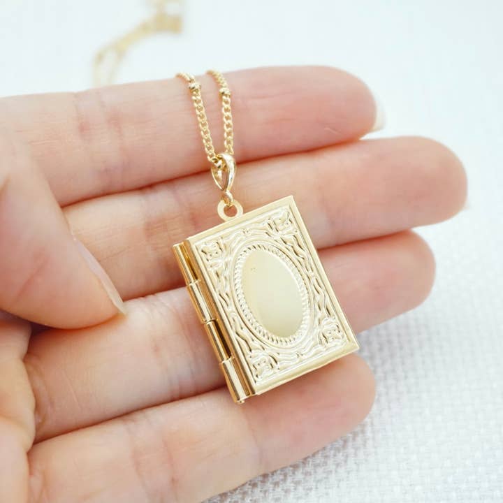 YSM Designs – Großhandel Medaillon-Ketten – Gold rechteckige Medaillon-Halskette, Foto-Halter-Halskette2