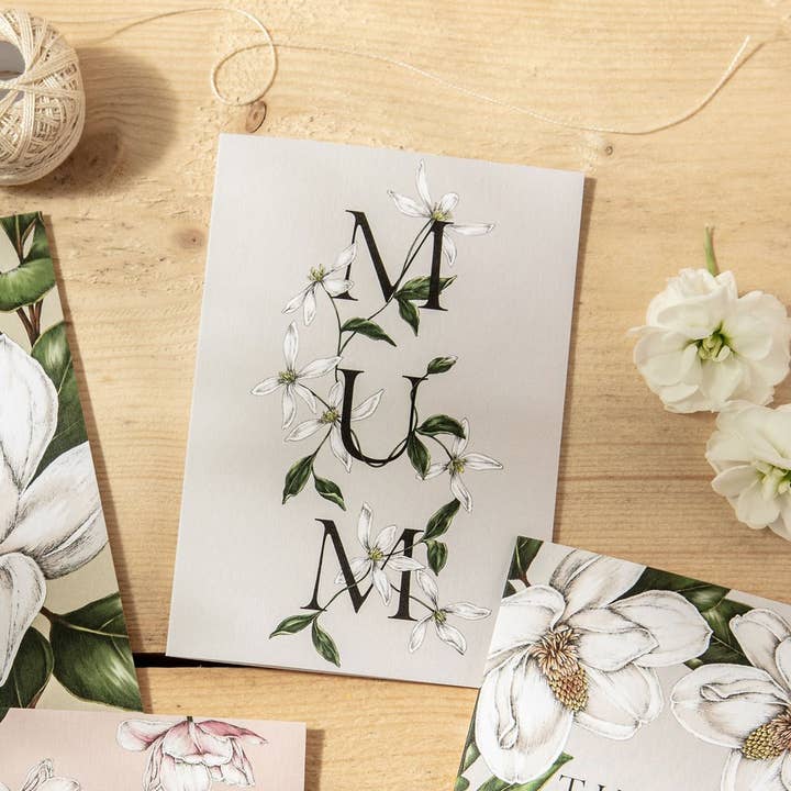 Fleur de Printemps - MAMAN - Carte de Fête des Mères pour la vente par Catherine Lewis Design