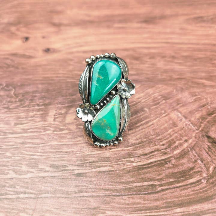 Bague ajustable tibétaine en turquoise véritable pour la vente par ZINC Designs