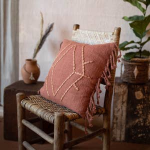 White Diamond Pattern Hand Woven 18x18 Cotton Decorative Throw Pillow with  Hand Tied Tassels - Foreside Home & Garden