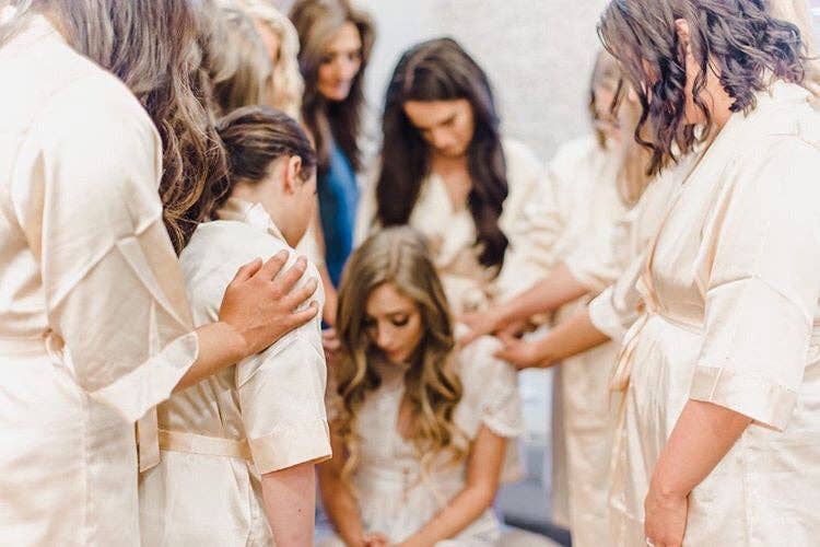 GiftsbyPR – wholesale Morgonrock - Dam – Champagnefärgad sidenkimono för brudtärnor, skräddarsydd sidenmorgonrock16