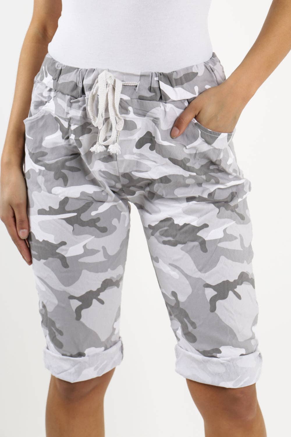Miss Bold – wholesale Shorts – Women’s – Italian Camouflage Magic Chino Shorts132