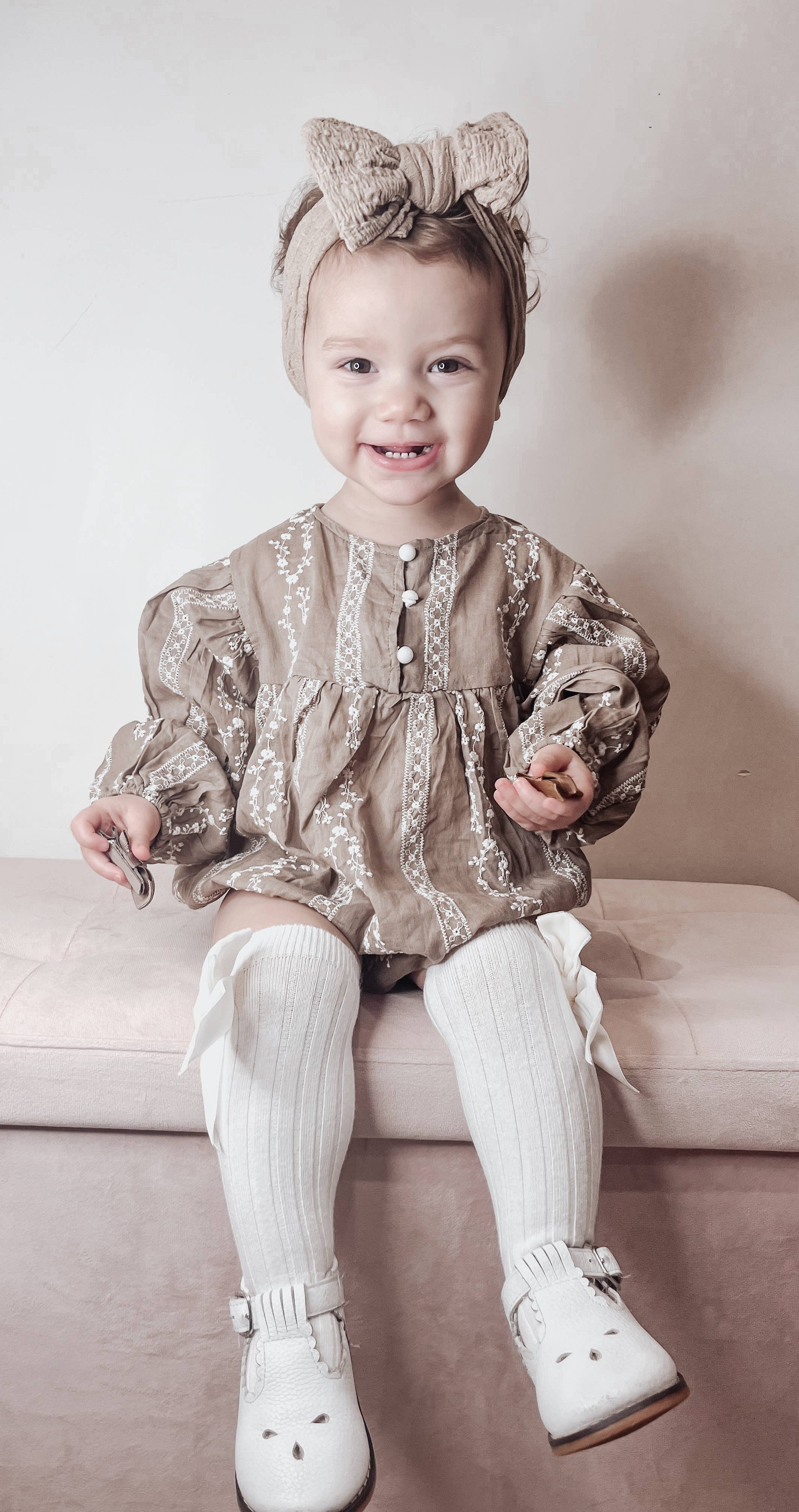 Annie & Charles – wholesale Bodysuit (non-footed) – Baby – Annie & Charles® organic cotton bodysuit with embroidery6