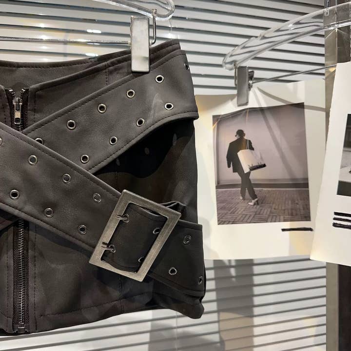 Productseeker - Vente Jupe – femme - Jupe Mini SK79Y PU avec Large Ceinture Croisée – Style Urbain3