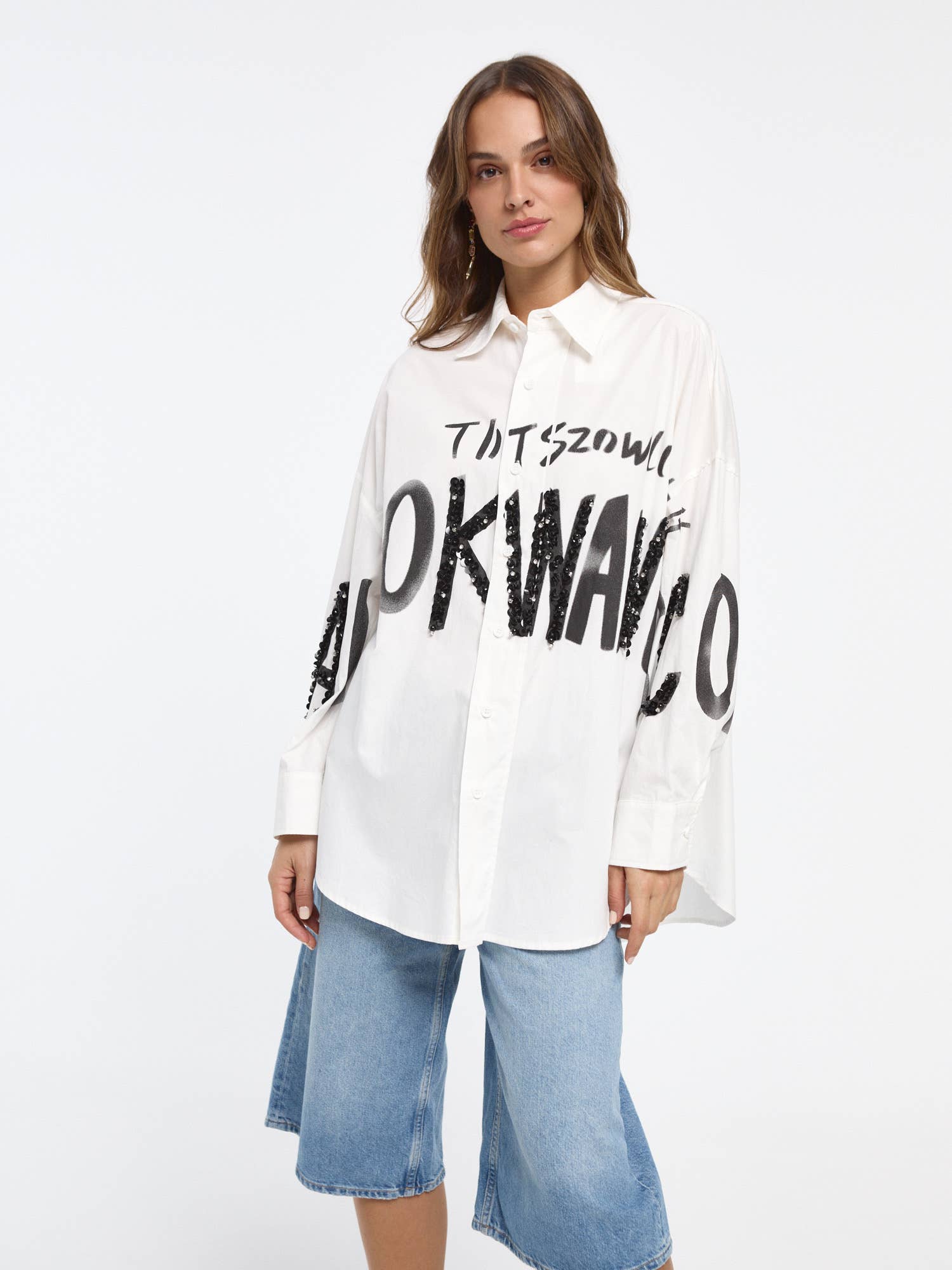 SWEET MAGIC MODA Y COMPLEMENTOS - Vendita all'ingrosso Camicia button down - Donna - CAMICIA OVERSIZE CON LETTERE1