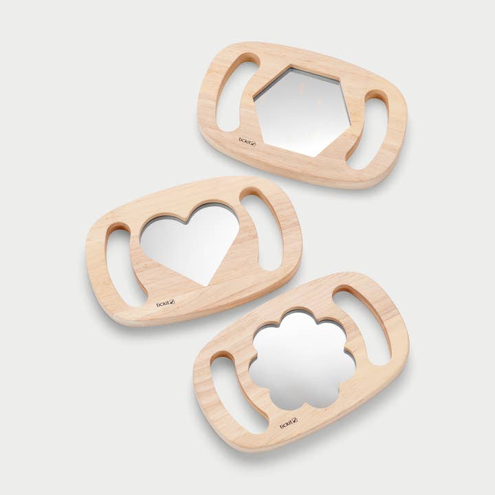 Panneaux de miroir à forme facile à tenir pour la vente par Commotion (Europe) BV