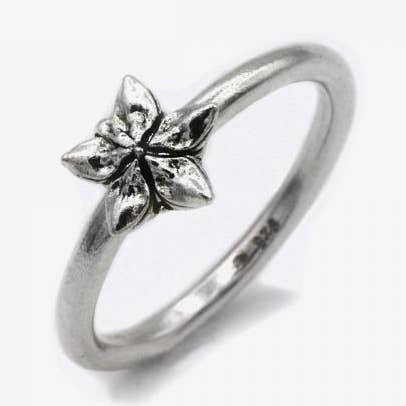 Bague "fleur de hoya" pour la vente par Bijouterie & Charcuterie