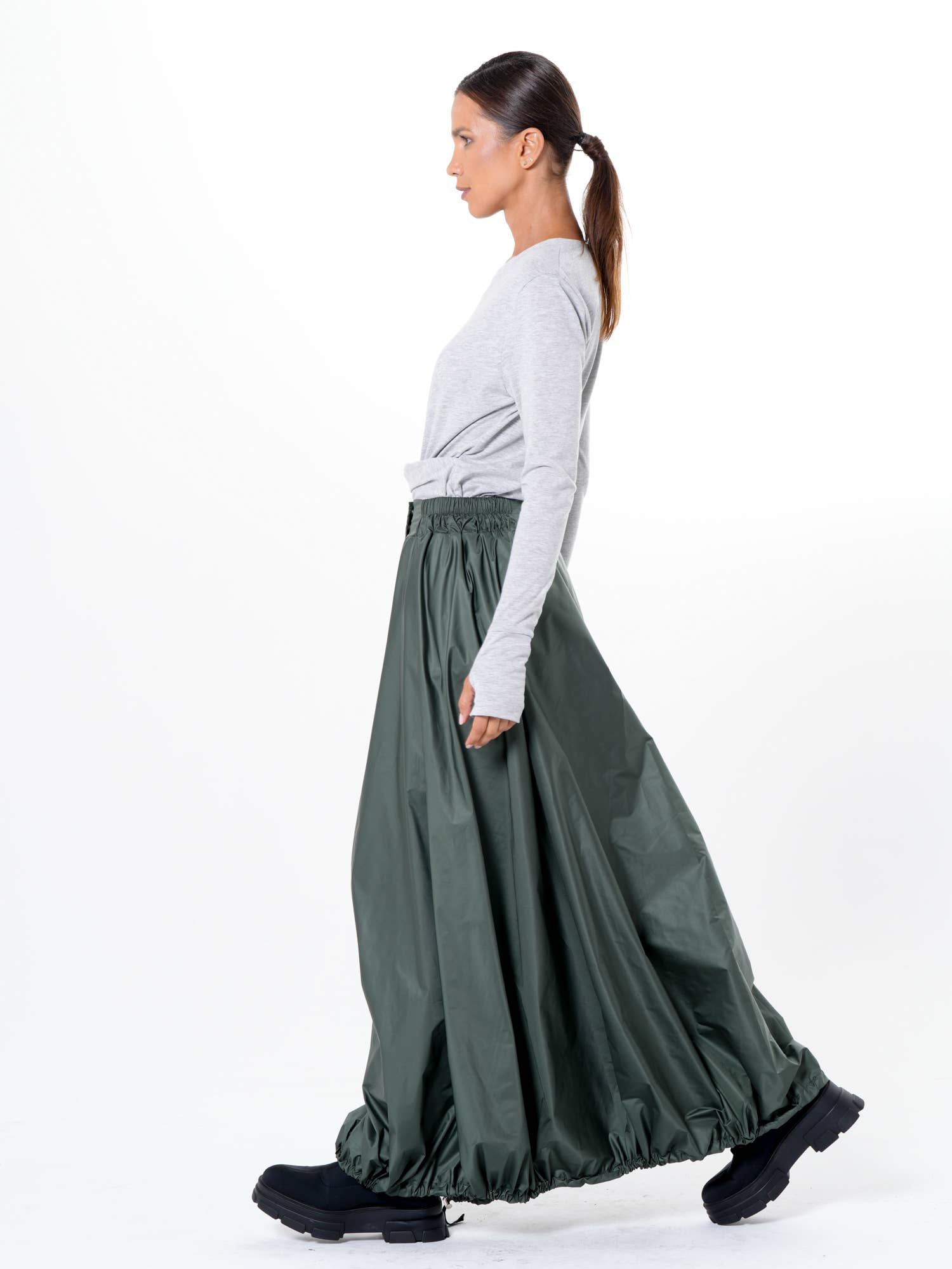 Metamorphoza – wholesale Skirt – Women’s – Voluminous Maxi Skirt with Adjustable Hem7