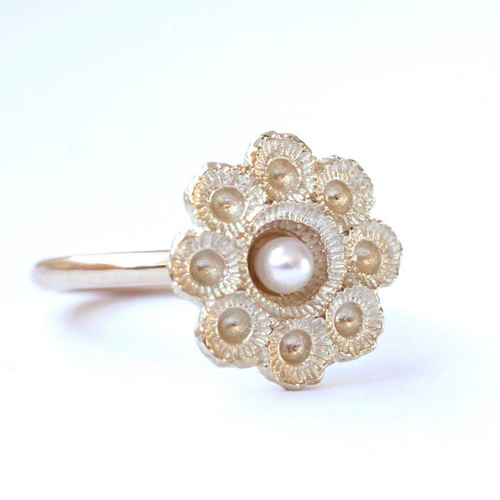 Zeeland button ring gold goes for wholesale by Hester Zagt Sieraden