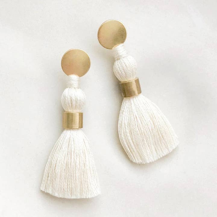 Luxe mässing tofsar - Moderna Elegant Guld Minimal dubbar för wholesale av Stil Works Studio