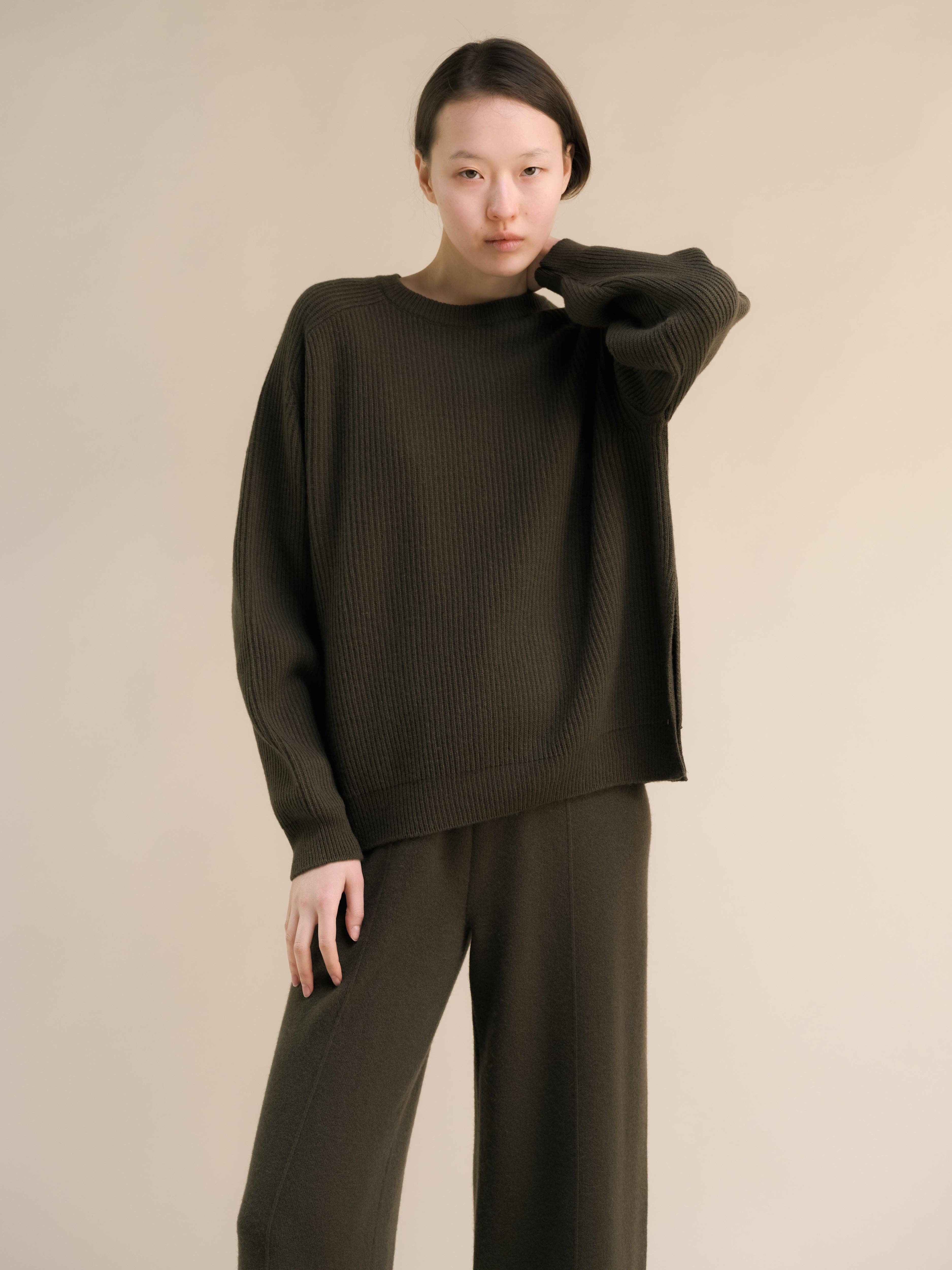 Lèmme - Wholesale Knit Sweater - Women's - Cashmere Mix Crewneck Ribbed Sweater with Lateral Slits20