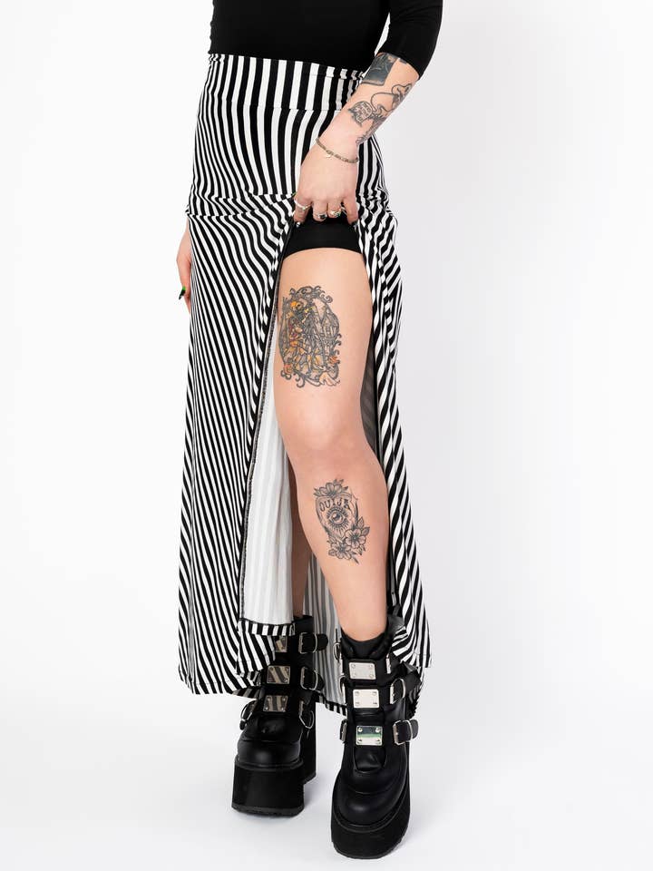 Plan 9 kjol med shorts - svart/vita ränder för wholesale av Putré-Fashion